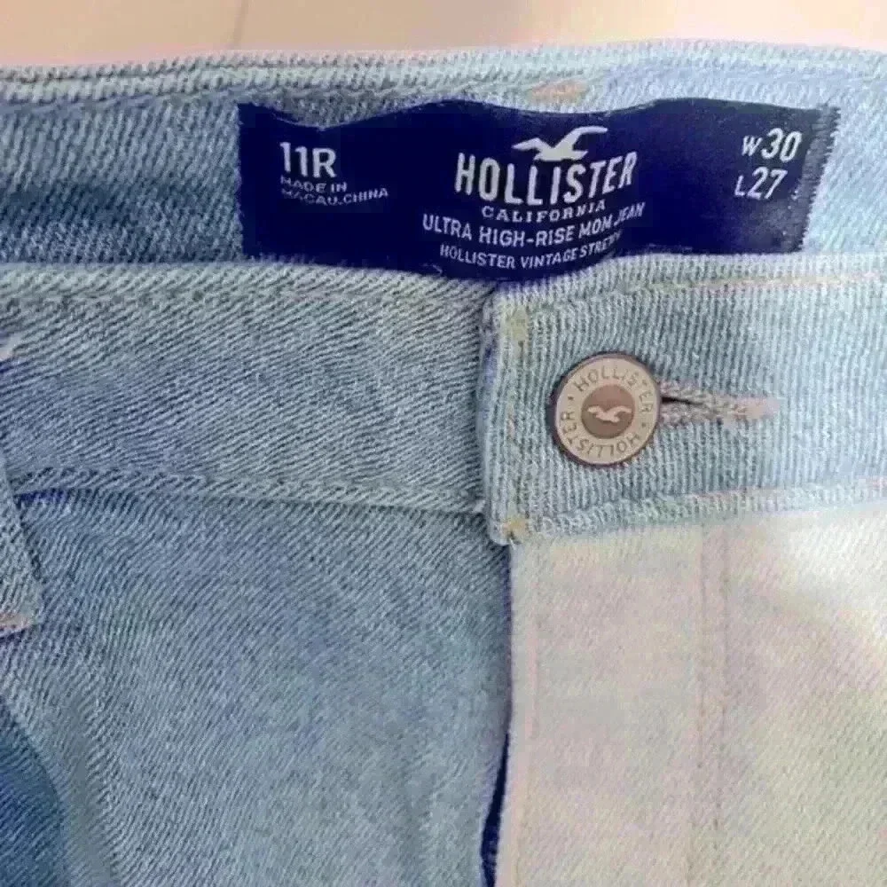 Hollister Ultra High Rise Mom Jeans Vintage Stretch Patchwork 11R Raw Hem 30/27